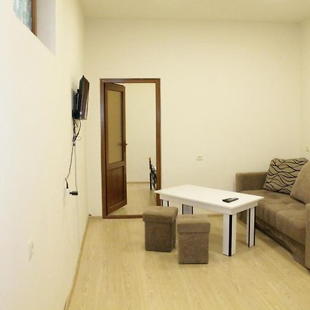 Tempus Hotel-Hostel Yerevan Exterior photo