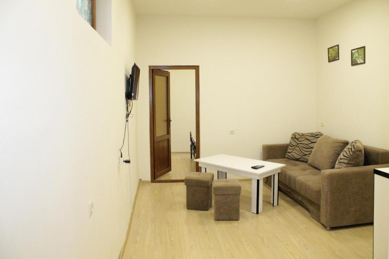 Tempus Hotel-Hostel Yerevan Exterior photo